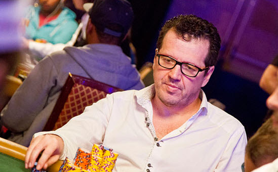 Tres latinos se meten entre los 68 jugadores que avanzan en el Main Event de la WSOP | Hablando de Poker