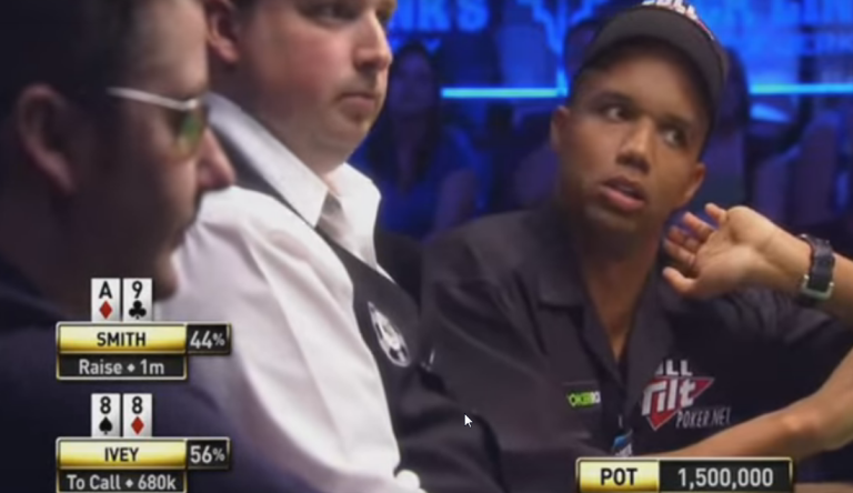 VIDEO - Imperdible Phil Ivey no se dio cuenta que tenía color