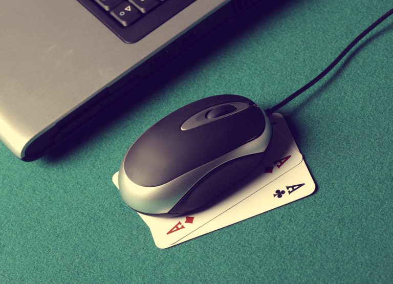 Los 4 escándalos más memorables de la historia del póker