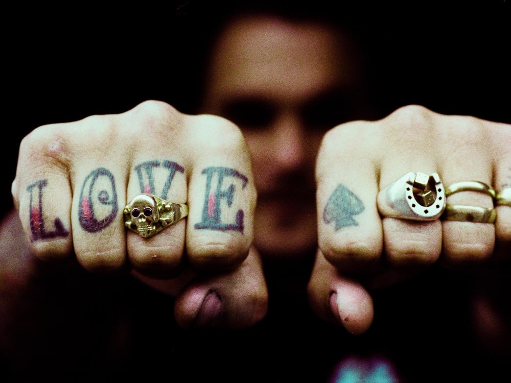 Tatuaje de cartas de póker: ideas, estilos y significados más populares 2 cartas de póker