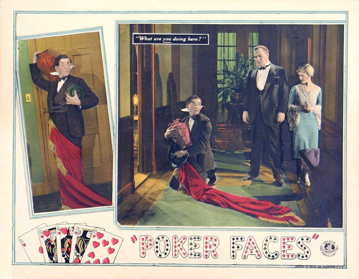 Cartel de cine de 1926 con escenas de la película Poker Faces y una escalera real de corazones dibujada